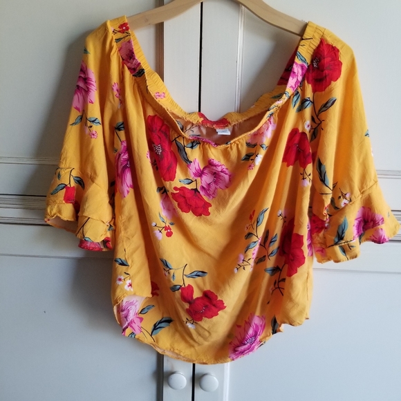 EUC- Old Navy Off the Shoulder Top - Picture 1 of 3